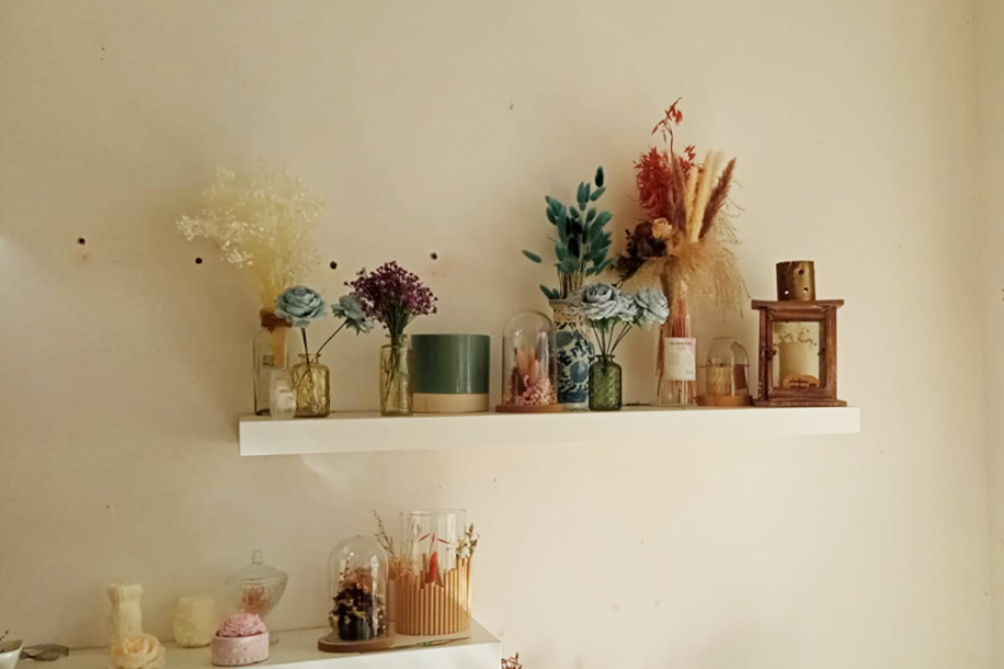 Illuminez vos soirées avec un atelier bougie fleurie à Paris